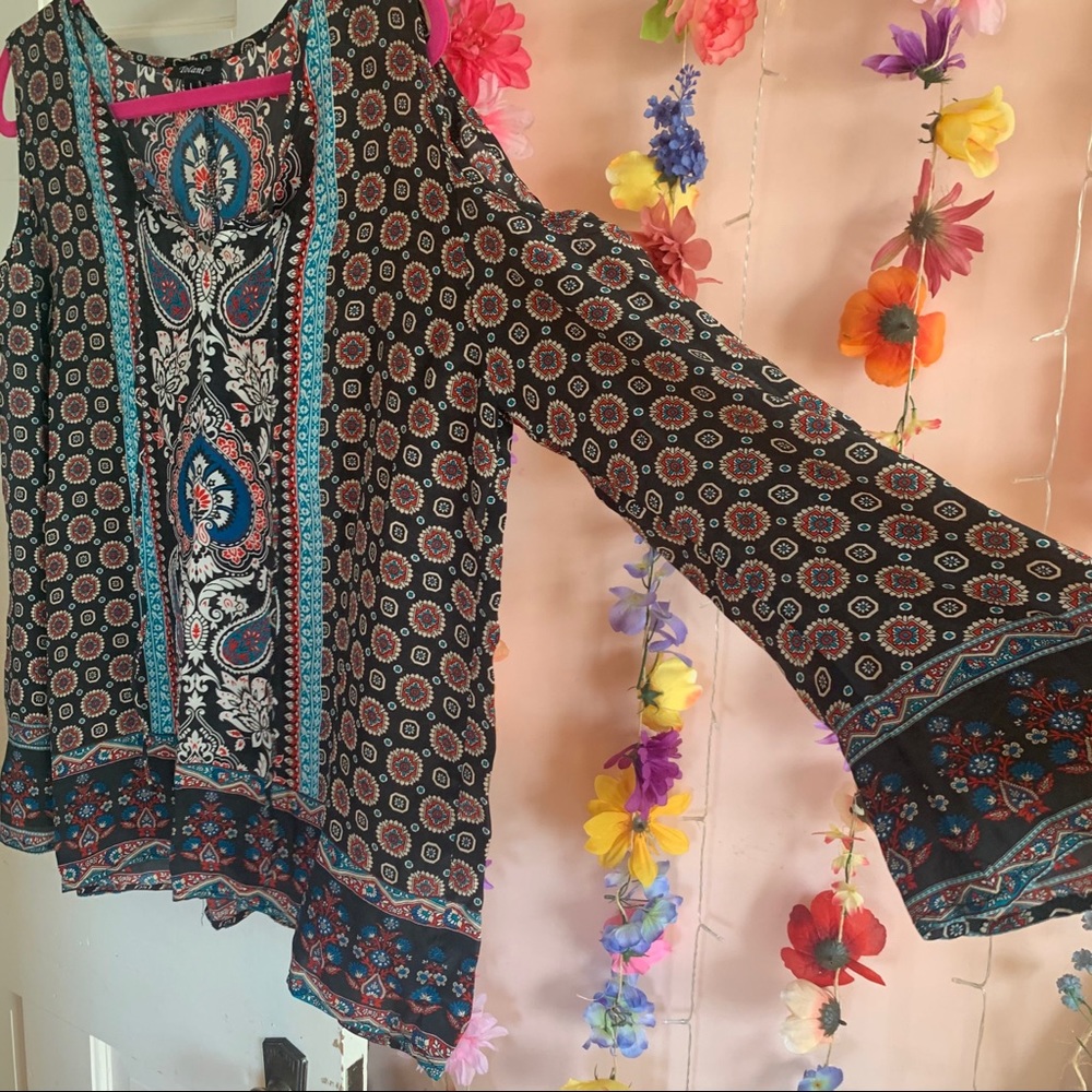 NWOT Never Worn Cold Shoulders Tolani Blouse